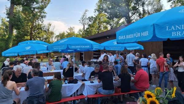 Sommerfest des Landshuter Rudervereins mit Bootstaufe 